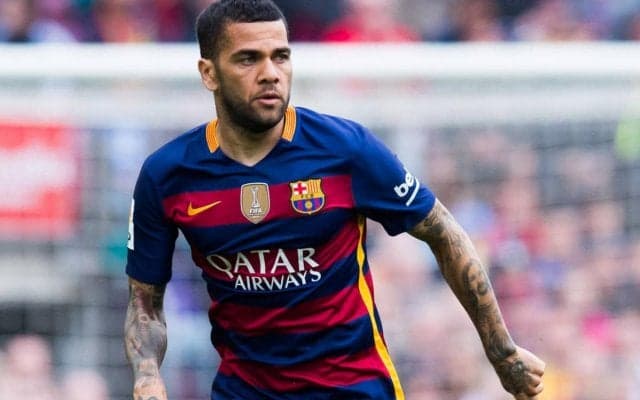 イニエスタも付けたバルサの「8」がダニ・アウベスの背番号に決定！ バルサで5つ目の背番号に