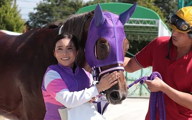 地方通算1000勝目前！ 騎手仲間からも慕われ信頼される“ママさんジョッキー”宮下瞳騎手