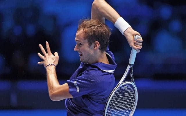 メドベデフがズベレフとのライバル対決にフルセット勝ち、「まちがいなく記憶に残る試合の一つだ」[Nitto ATPファイナルズ]