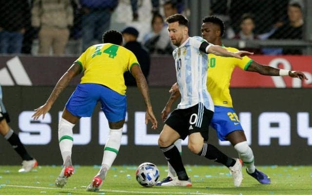 アルゼンチンがブラジルとドローも18度目のW杯出場！ ウルグアイはボリビアに敗戦で厳しい戦いに《カタールW杯南米予選》