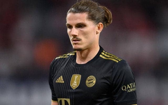 キミッヒ代役のザビッツァー、タメ過ぎて転倒し失点のきっかけに…