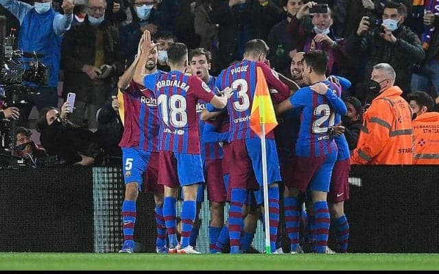 バルセロナが泥臭い戦いぶりでダービー制す!　チャビ初陣を白星で飾る《ラ・リーガ》