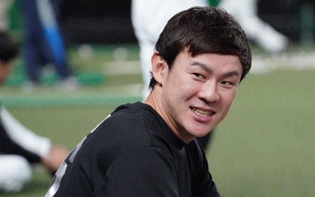 「奥さん美しい！」　鷹・牧原大の夫婦仲睦まじい写真にファン「ステキですね～」