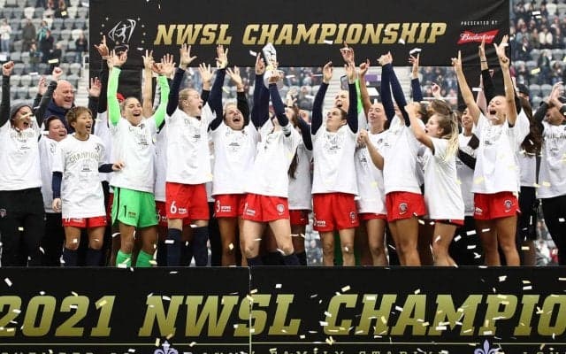 「実感湧かんな！」アメリカのNWSLで女王となったFW横山久美＆DF宝田沙織が優勝報告