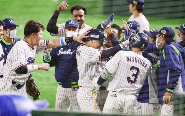 【日本S】ヤクルト、2勝1敗で日本一確率75％！　サンタナ決勝2ランでシーソーゲーム制す