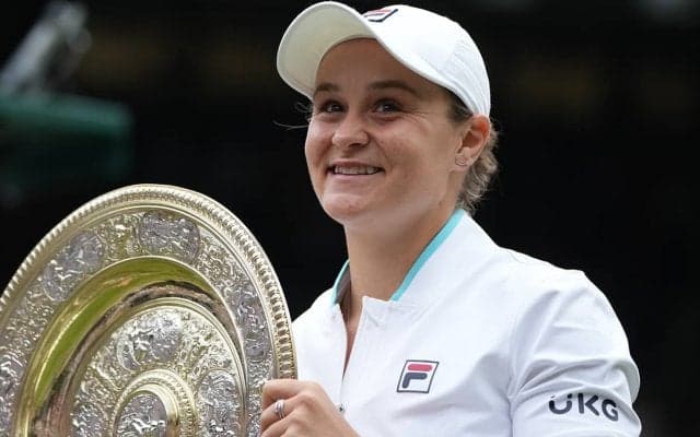 3年連続年間1位を達成したバーティがゴルファーとの婚約を発表