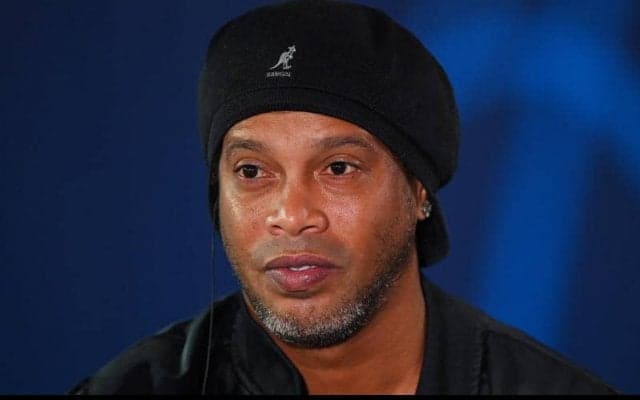 ロナウジーニョが再びムショ入り？ 元恋人との金銭問題