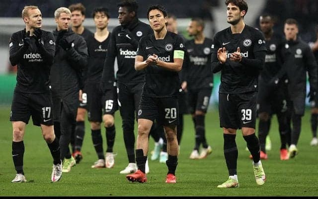 鎌田がEL3戦連続弾をマーク！土壇場弾で追いつくもフランクフルトの首位突破は決まらず《EL》