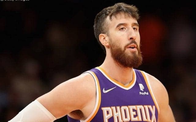 無期限の離脱となったカミンスキーの復帰を希望するサンズ指揮官「彼はこのチームで…」