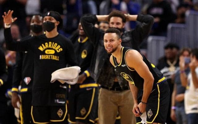 今季初競演を終えたカリー兄弟…兄ステフが自己最高の活躍を続ける弟セスを称賛