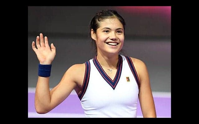 英国雑誌 ラドゥカヌを選出