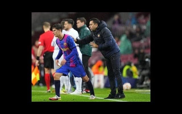 シャビ新監督は何をやろうとしているか。「これぞバルサだ」実現へ正統後継者による原点回帰の戦術とは