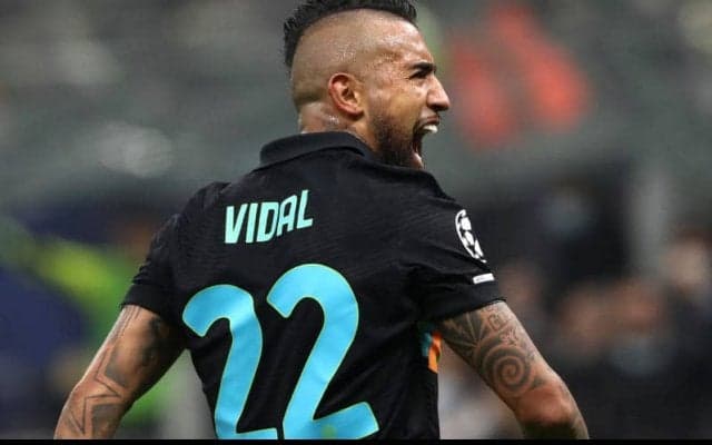 ビダルが空き巣被害に…5000万円のベンツオフロードも盗まれる