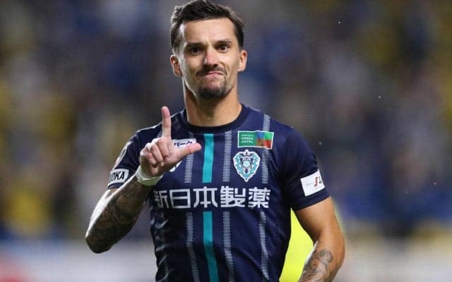 「Jリーグのレベルではない」福岡の助っ人ジョルディ・クルークスの圧巻ミドルが沸く「クルークスゾーン」