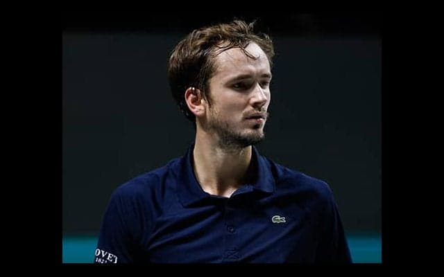 メド擁するロシア 1位で決勝T