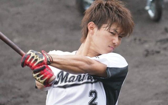 ロッテ藤原恭大らの笑顔で「朝から目が幸せ」　爽やか写真集が「かっこいい」