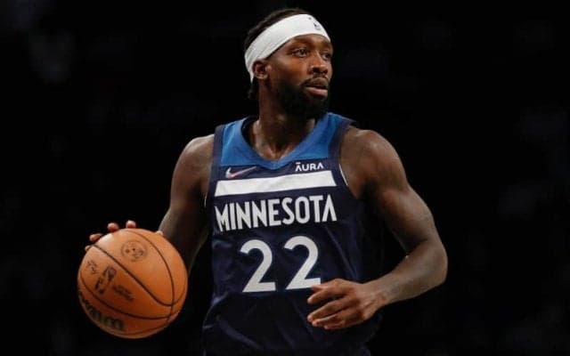 ウルブズのパトリック・ベバリー、左内転筋の負傷で最低2週間離脱へ