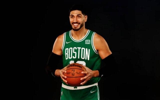 セルティックスのエネス・カンターが改名、苗字は『フリーダム』に