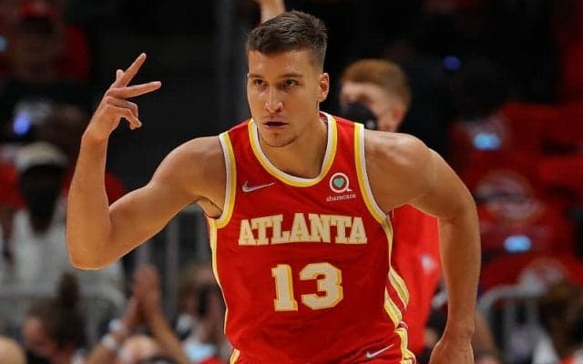 ホークスのボグダン・ボグダノビッチが右足首をねんざ…約2週間離脱か