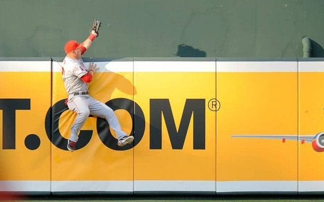 【MLB】「これは写真だろ」　トラウトの“HR強奪”が描かれた絵画が「アメージング」
