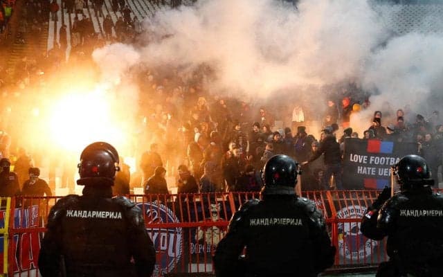 CSKAvsゼニトのスタンドで火災のような花火、警察・軍まで出動する事態で拘束者は400人以上にも