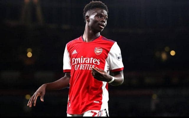 負傷交代のアーセナルFWサカ、重傷にあらず？