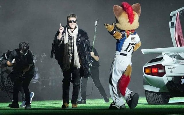 「そうですね、はダメ！」　新庄監督流ヒーローインタビューは「スタンドを巻き込む」