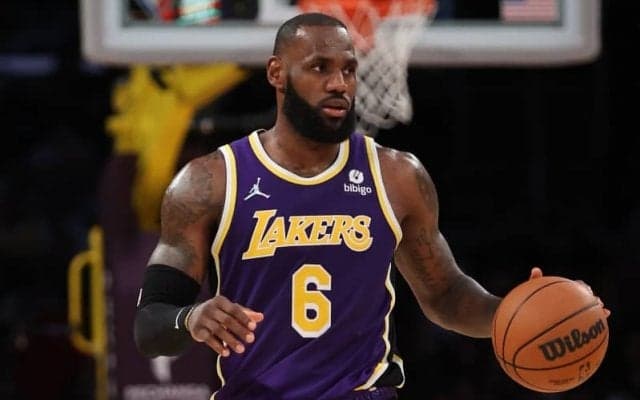 レブロン・ジェームズが安全・衛生プロトコル入り…コロナ陽性なら最低10日間は離脱へ