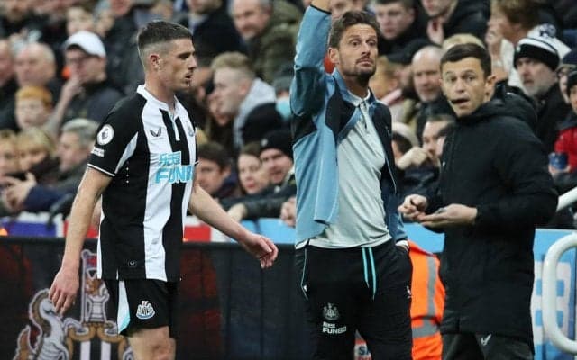 「一体何をしているんだ？」レジェンドも呆れる愚行、最下位なのに開始10分で一発退場に「狂気だ」