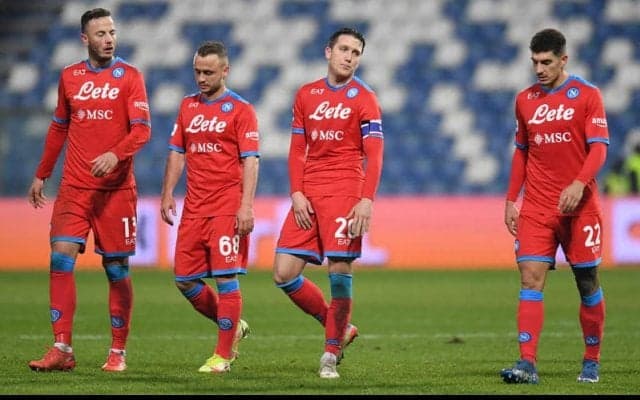 ナポリが2点のリードを守れずサッスオーロにドロー、あわや逆転負けも…《セリエA》