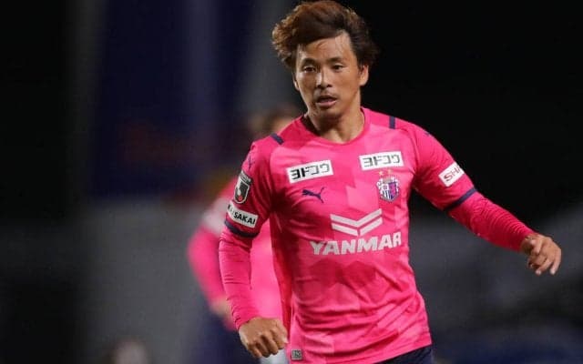 「皆さんの友情にあっぱれ」引退する酒本憲幸のホーム最終戦に柿谷曜一朗や乾貴士らセレッソ大阪に関わる面々が集結「ほんまに19年間お疲れさまでした!!」