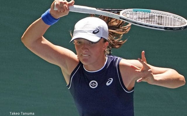 シフォンテクが“いつもとちょっと違うドレス姿で”雑誌の表紙になったと報告