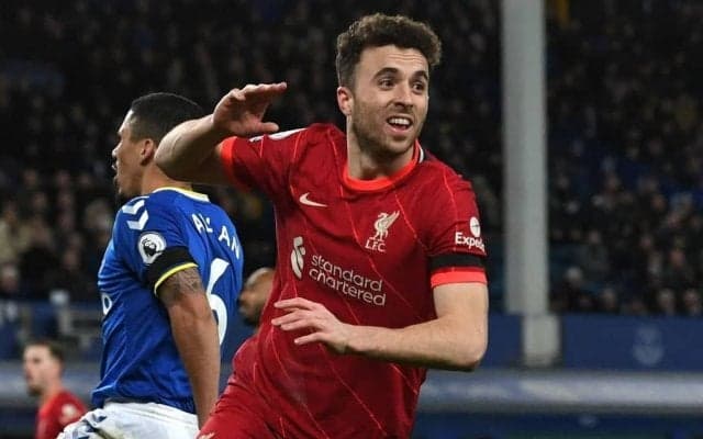 ｢この角度から決まる｣!?南野拓実のライバルが躍動!!リバプールの｢マージーサイド・ダービー｣勝利を決めた衝撃のスーパーゴール