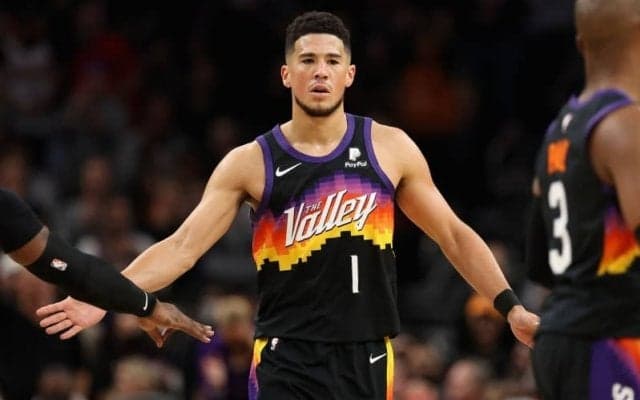 デビン・ブッカーが左ハムストリングを負傷…軽症も数試合欠場の見込み