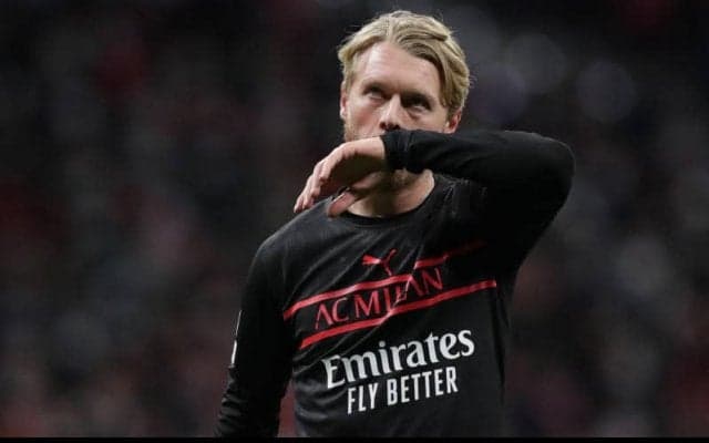 ヒザ負傷のケアー、年内復帰は不可能か