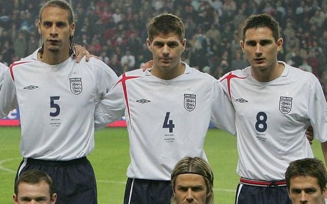 会心の打球を放ったのは!? イングランドのレジェンドたちのクリケット勝負が再脚光！ 空振りや顔面にボールがヒットも…