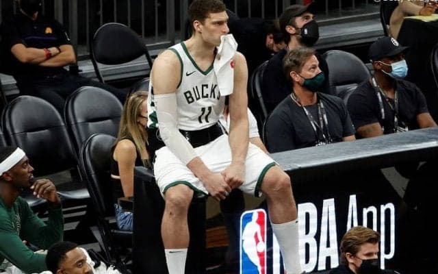 バックス不動の先発センター、ブルック・ロペスが背中の手術により無期限の戦線離脱に