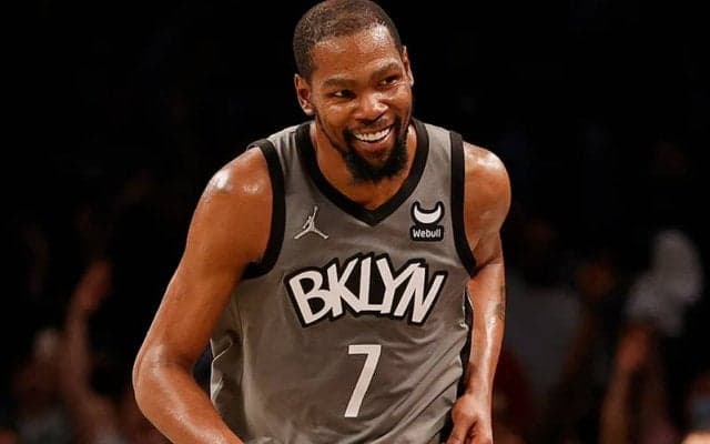 アービングの不在で出場時間の伸びるデュラントだが…「今全力を発揮したいんだ」