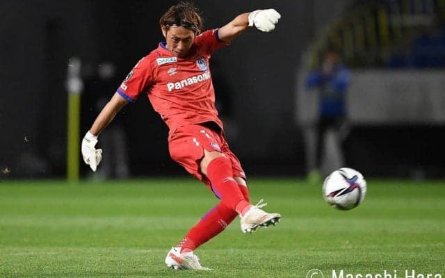年間100試合撮影するカメラマンＨの「最も難しかったGK」と「優勝・川崎フロンターレが絶対外せなかった」DF【サッカー批評が選ぶ「2021年J1ベストイレブン」】カメラマンH編(1)