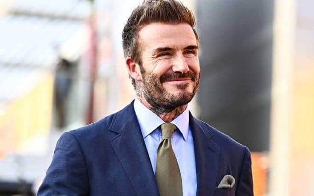 ベッカム、親子3世代で撮った“イケメンショット”に反響「イイ男」「美しい写真」