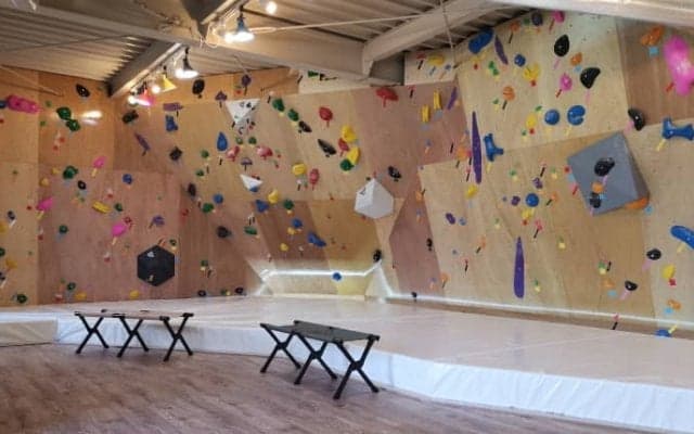 長野県でスラックラインパーク併設のボルダリングジム「OWL Line & Wall」がオープン