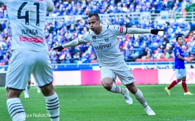 川崎Fレアンドロ・ダミアンが得点王に！ 試合後にサポーターから送られた「お祝いの果物」