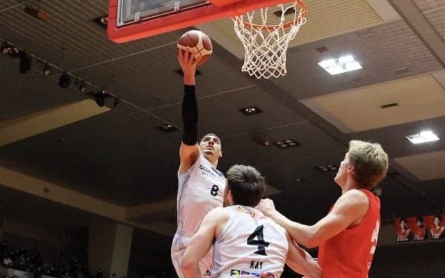 接戦から抜け出した島根が名古屋Dに勝利…後半にトラビスとビュフォードが躍動