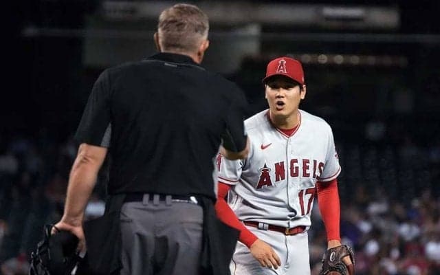 大谷翔平、本人も「Why？」の仕草　塁審に泣かされた“珍事”に米識者「言葉がない」【二刀流の衝撃2021】
