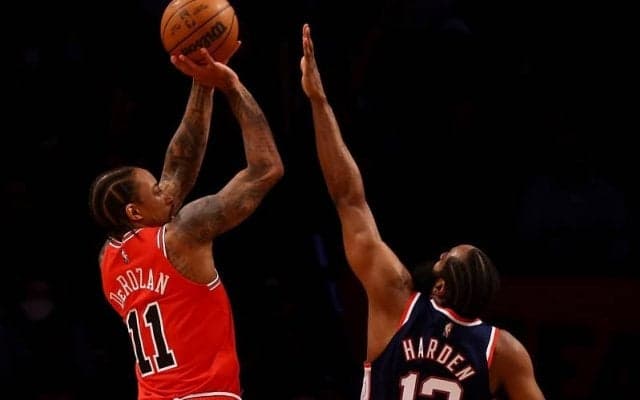 戦力ダウンながらネッツに競り勝ったブルズのデローザン「ベストになりたいなら…」