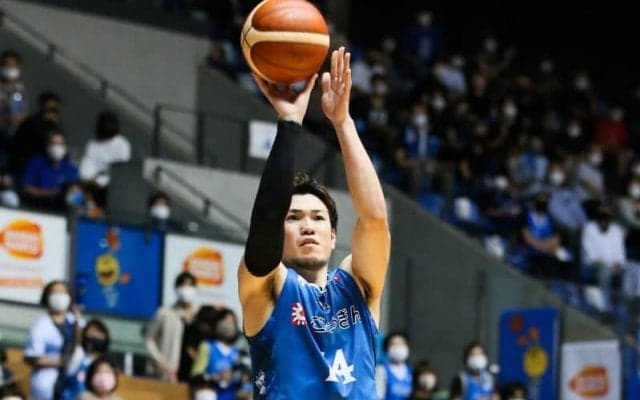 島根スサノオマジックの金丸晃輔が個人通算8000得点を達成