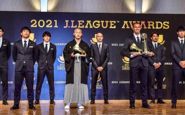 J1ベストイレブンが発表！「2021年のシステムは３－４－３」【Jリーグアウォーズ】