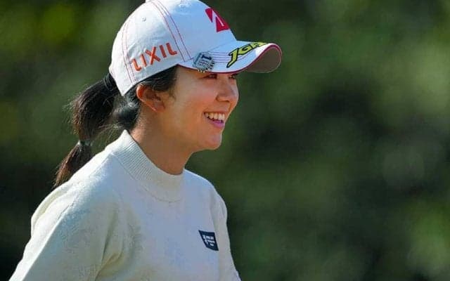 「超可愛い」「よく似合う」　ゴルフ堀琴音の「宝物」サッカーユニホーム姿が反響拡大