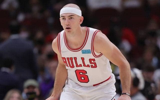 ブルズのアレックス・カルーソ、ハムストリングの負傷で最低1週間離脱か