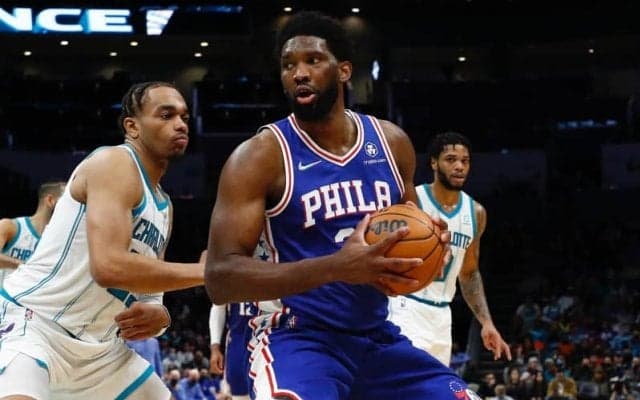 シクサーズが延長戦の末ホーネッツに勝利…43得点のエンビード「正しいショットできた」